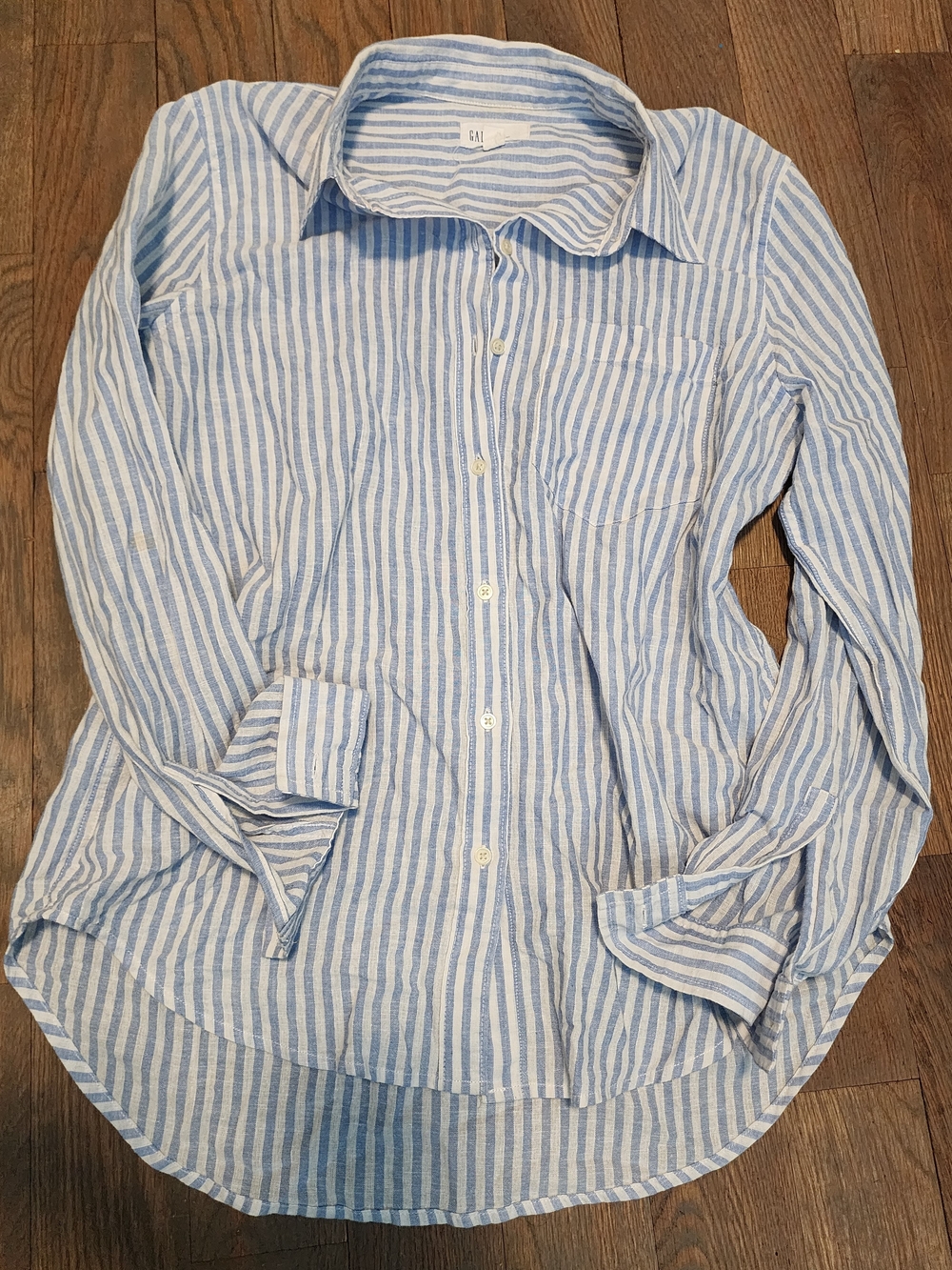 GAP Womens Blue and White Vertical Stripe Casual Button-Down Shirt